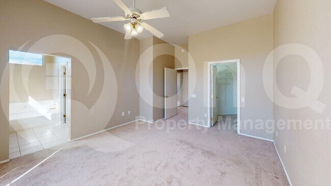 Building Photo - 13853 N Lobelia Way