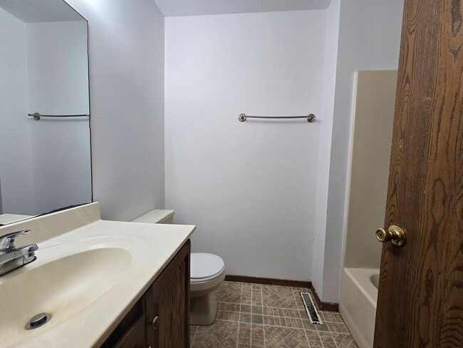 Building Photo - 1501 Northbrook Dr