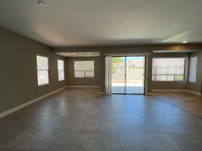 Building Photo - Stunning 2 story, 5-bedroom home in Rhodes Ranch