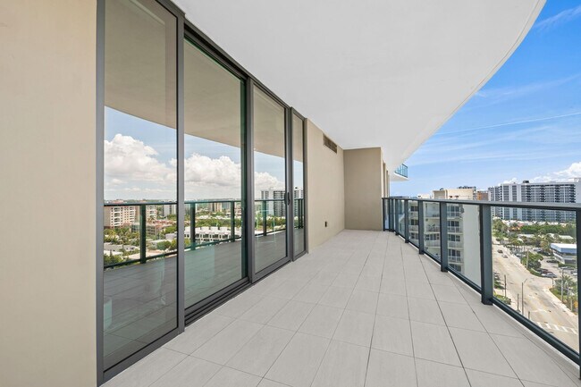 Building Photo - 730 N Ocean Blvd