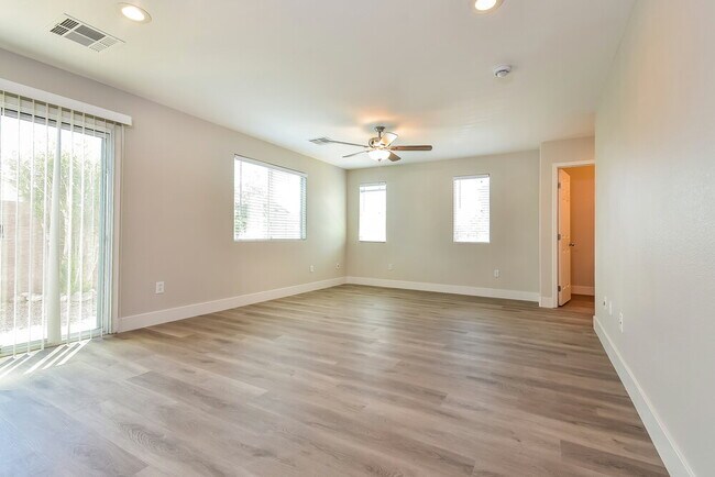 Building Photo - 10424 Concetta Ave