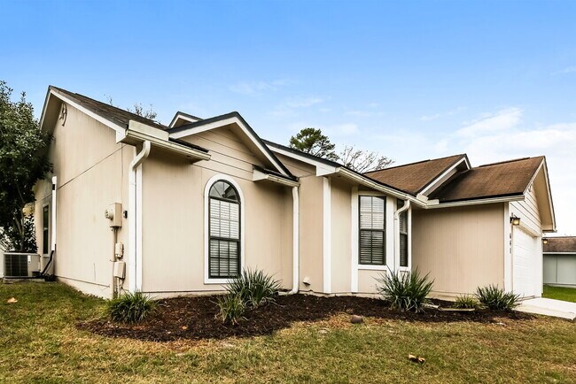 Building Photo - 641 Charles Pinckney St