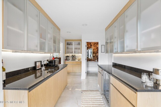 Building Photo - 13 Valley Forge Rd