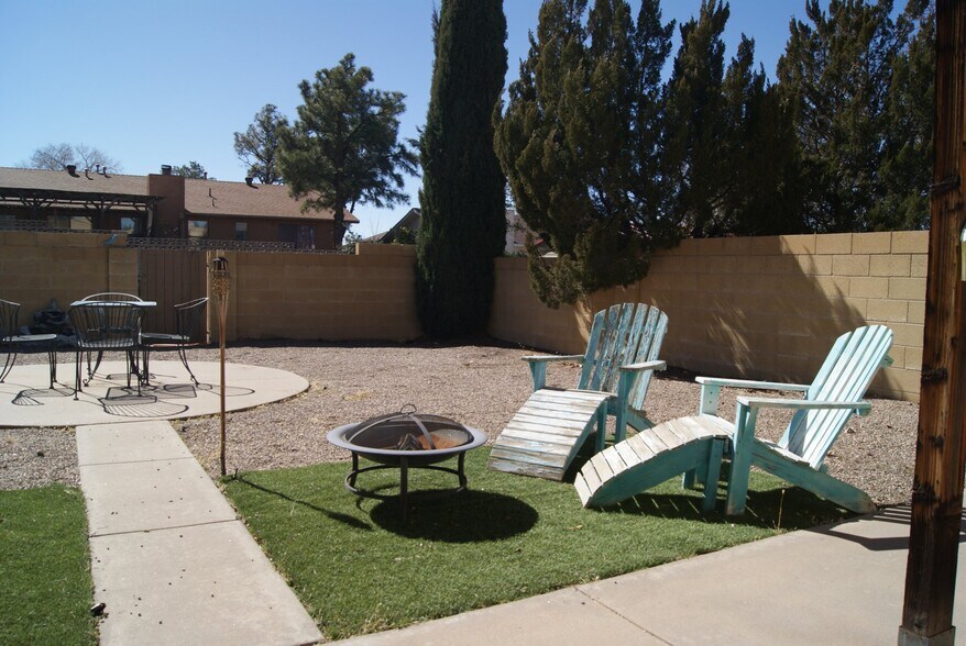 Building Photo - 10728 Academy Ridge Rd NE