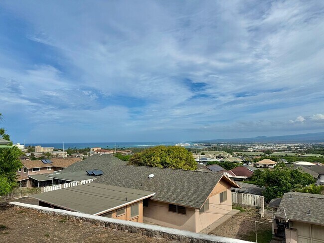 Building Photo - Partially Furnished Spacious 5 Bedroom / 2 Bathroom Home with Ocean View – Sandhills