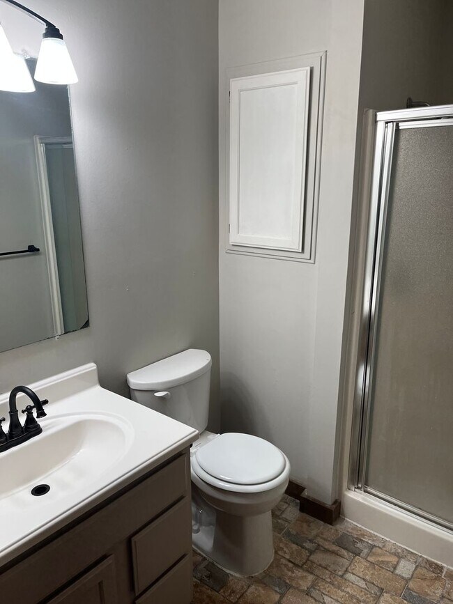 Building Photo - Adorable 3 Bedroom, 2 Bath Home!