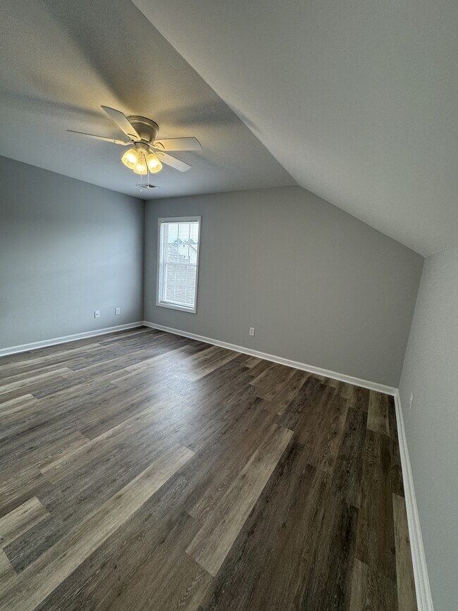 Building Photo - 4529 Farm Lake Dr