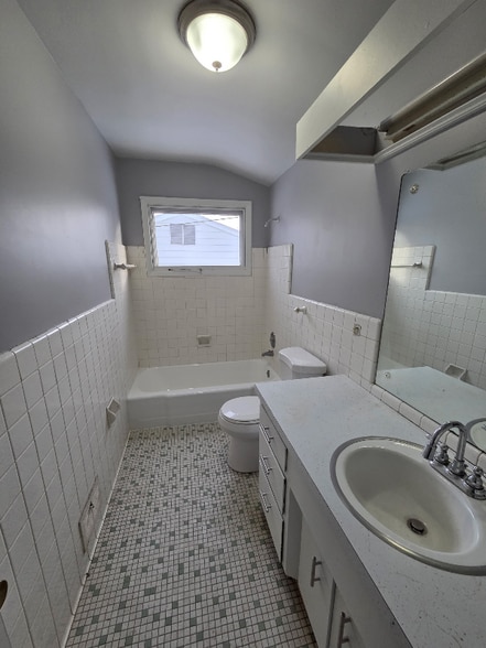 Building Photo - 5702 Oxley Dr