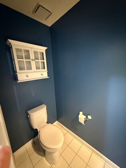 Building Photo - 791 Long Hill Rd