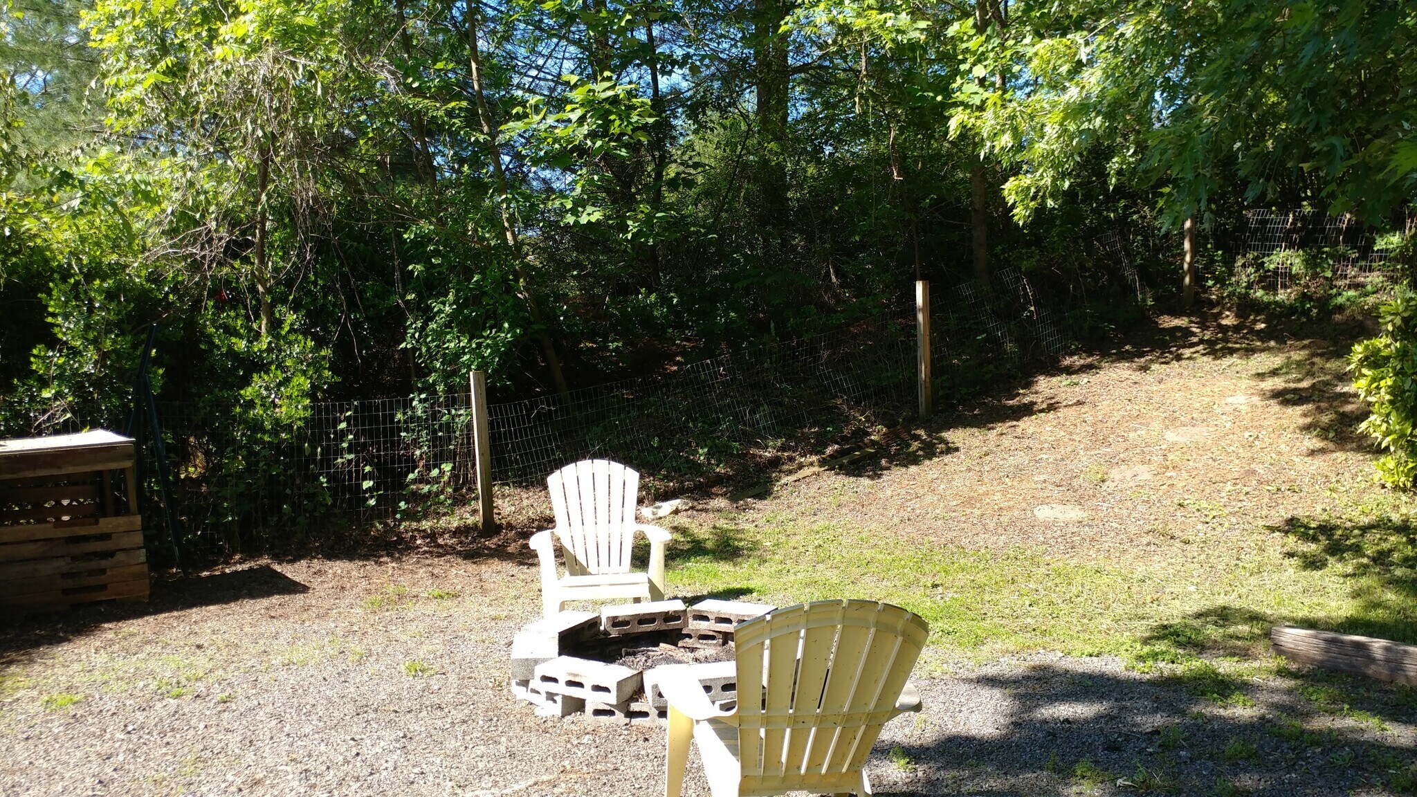 Backyard firepit - 115 Hyacinth Lane