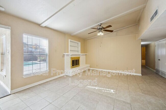 Building Photo - 1312 Goodwin Dr