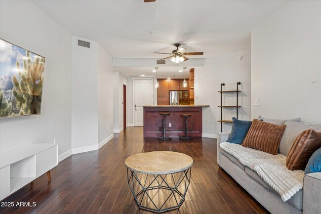 Building Photo - 5350 E Deer Valley Dr