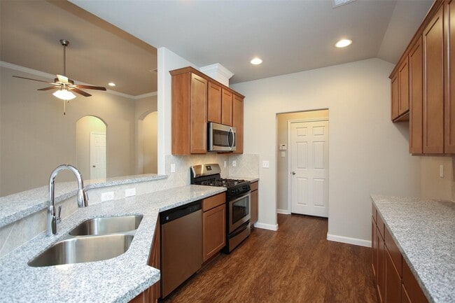 Building Photo - 8005 Woodward St