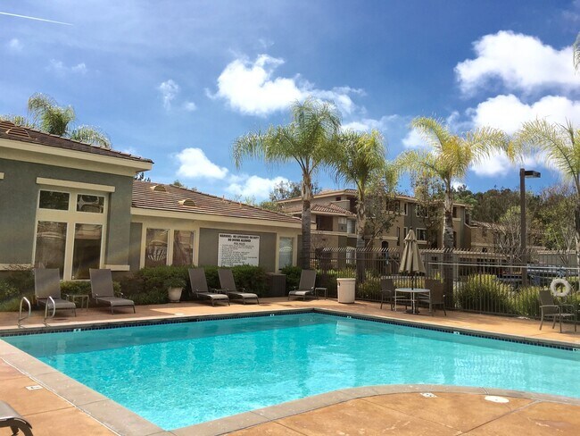 Building Photo - FURNISHED  1 bed/ 1 bath updated home in Aliso Viejo w/Fireplace