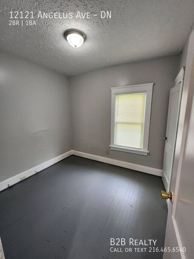 Building Photo - 12121 Angelus Ave