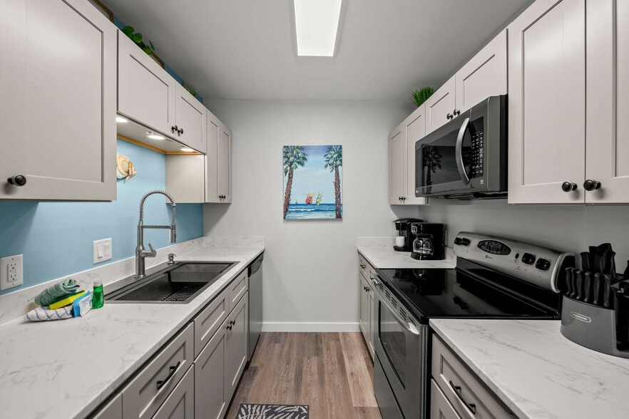 Building Photo - 22 Moreno Point Rd