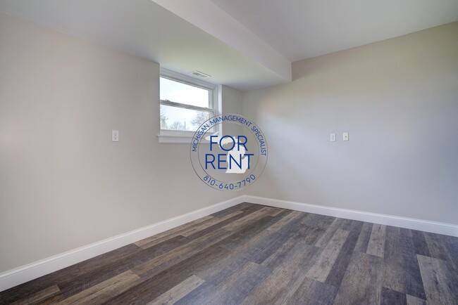 Building Photo - 5093 Spinning Wheel Dr