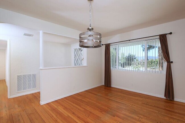 Building Photo - 279 Starlight Crest Dr