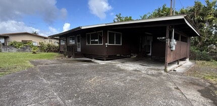 Building Photo - Partially Renovated 3BR/1.5BA Home in Hilo!