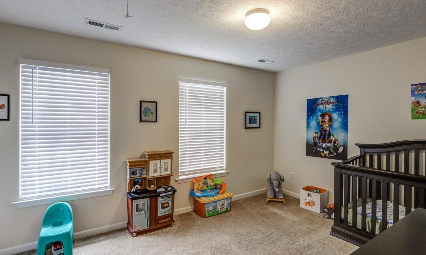 Building Photo - 27 Gloucester Dr