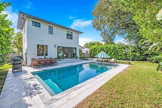 Building Photo - 1951 SW 23rd St