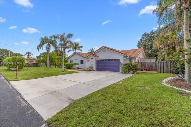 Building Photo - 15800 Surrey Cir