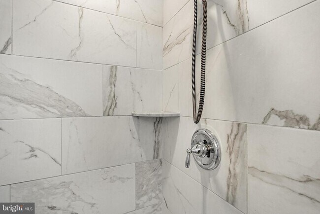 Building Photo - 117 Colwell Ln