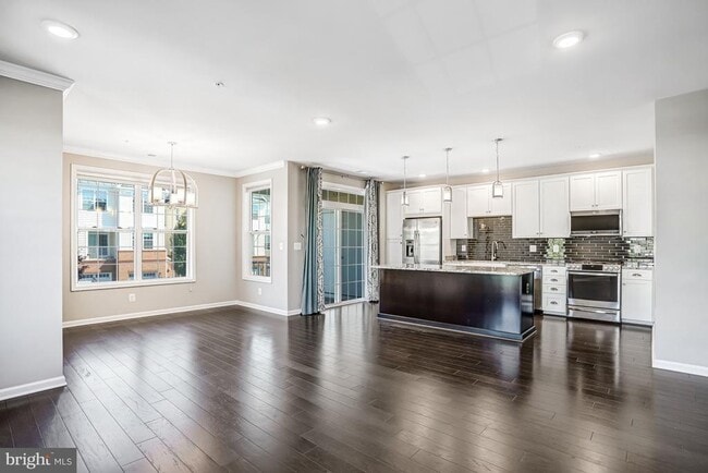 Building Photo - 23230 Milltown Knoll Square