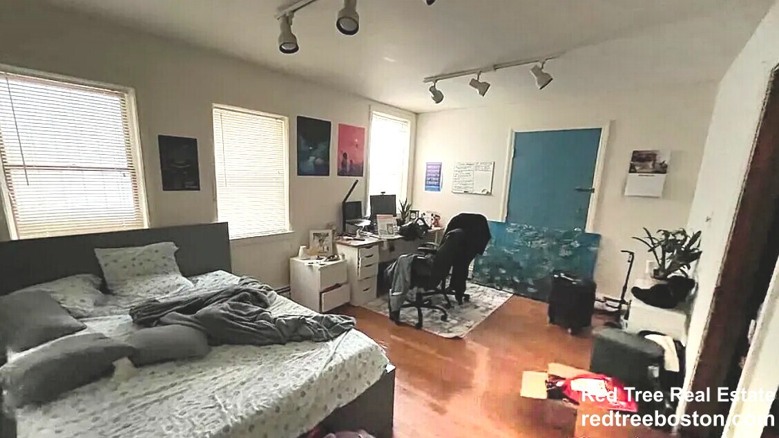 Building Photo - 64 Fisher Ave