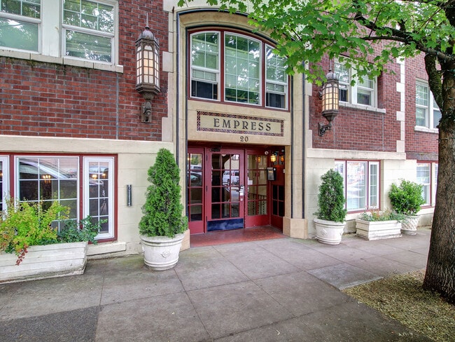 Building Photo - 20 NW 16th Ave #211