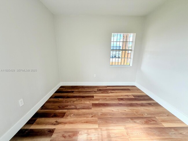 Building Photo - 4801 NW 33rd Ave