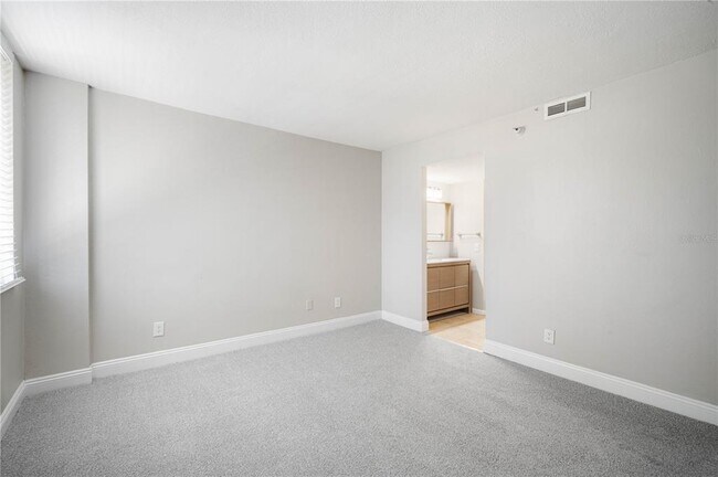 Building Photo - 201 W Laurel St