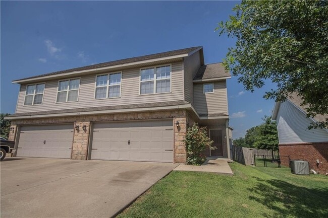 Building Photo - 3402 SW Morningstar Rd