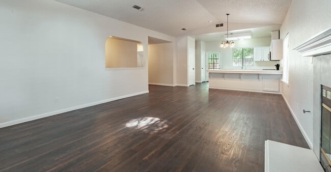 Building Photo - Great 4 Bedroom NW Fresno Home for Lease