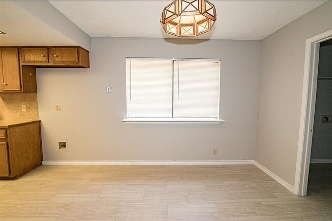 Building Photo - 3302 Gallop Cove