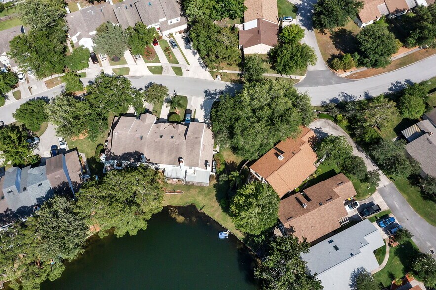 Building Photo - 11330 Lake Mandarin Cir E