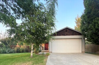 Building Photo - 3 Bed on Cul-de-sac with Great Backyard an...