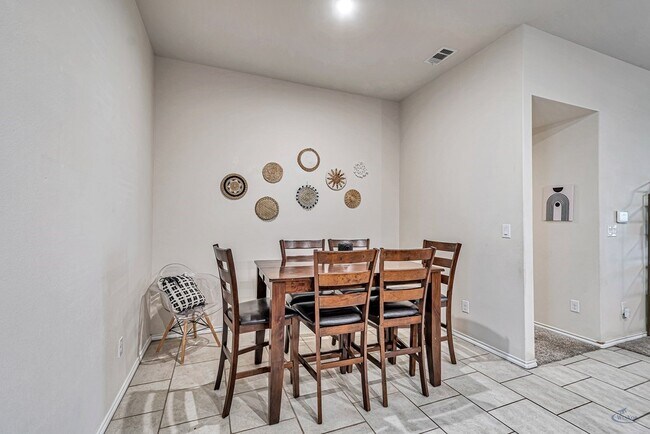 Building Photo - 6809 Brush Dr