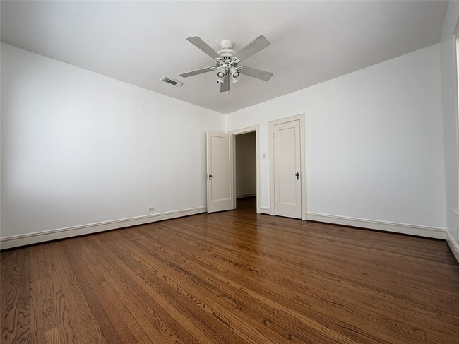 Building Photo - 2311 Wroxton Rd