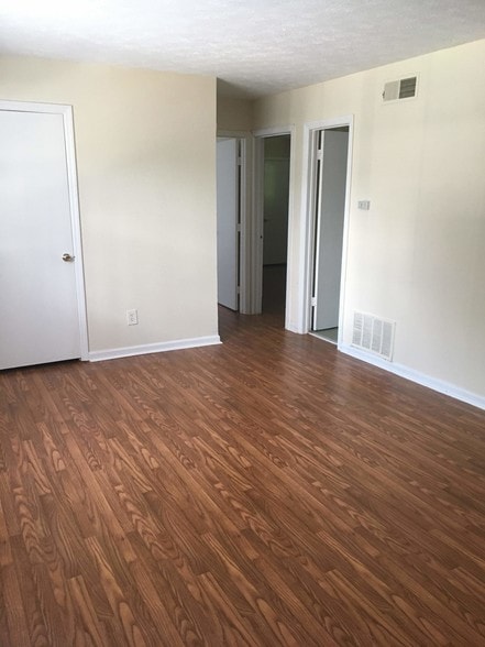 Building Photo - Quail Run