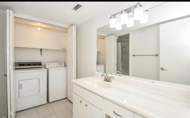 Building Photo - 2333 Bering Dr