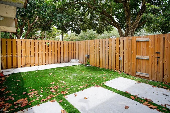 Building Photo - 2161 Orange Grove Dr