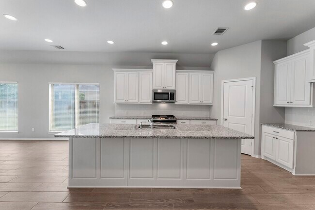 Building Photo - 156 Buckeye Dr
