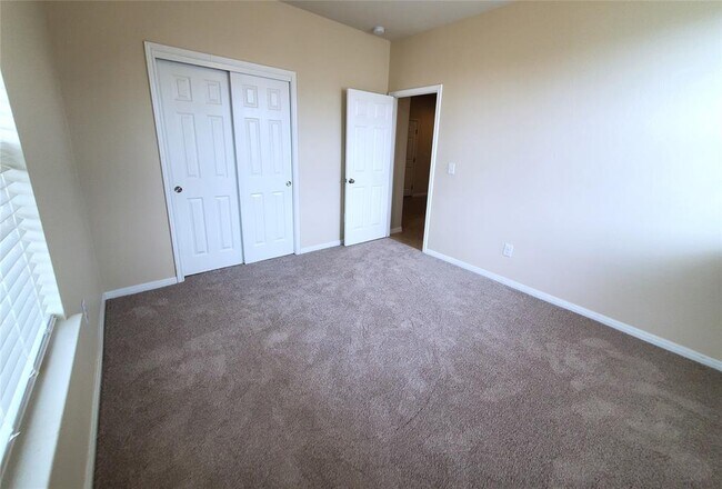 Building Photo - 217 Michaelis Dr