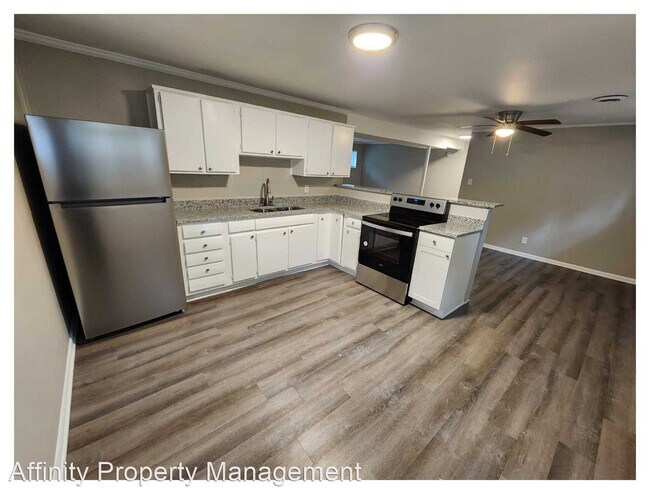 Building Photo - 4 br, 1.5 bath House - 835 Green Oak Ter