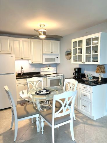 Building Photo - 8701 Estero