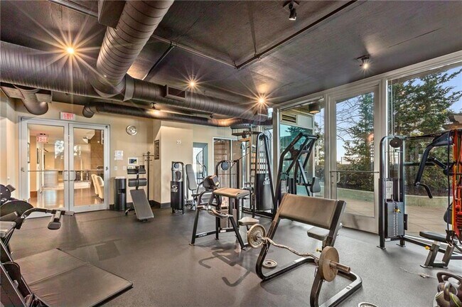 Building Photo - 3324 Peachtree Rd NE