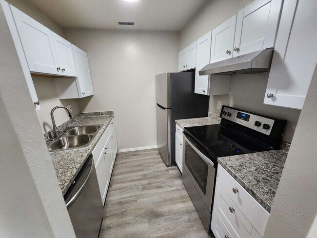Building Photo - 1835 Zebulon Dr