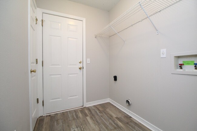 Building Photo - 3 Bedroom, 2 Bath Patio Home with Garage &...