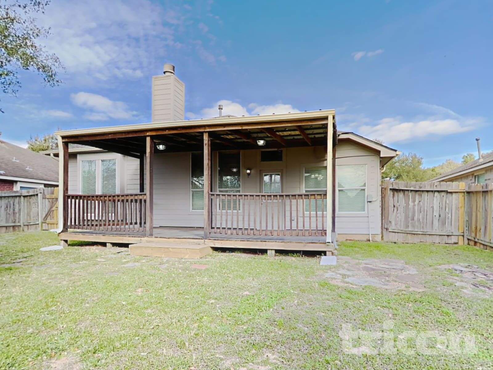 Building Photo - 2205 Highland Hills Dr